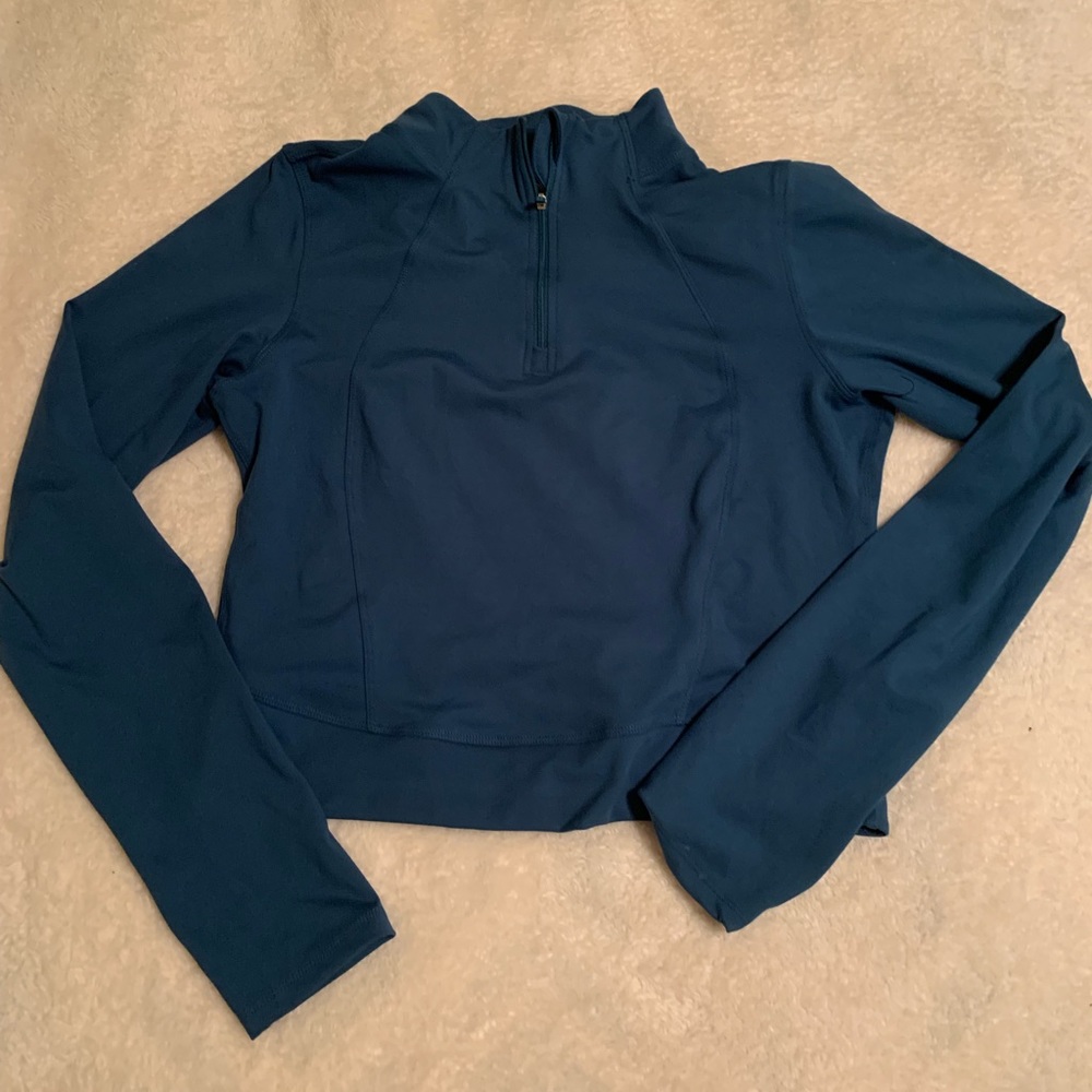 Women’s athletic Top size L